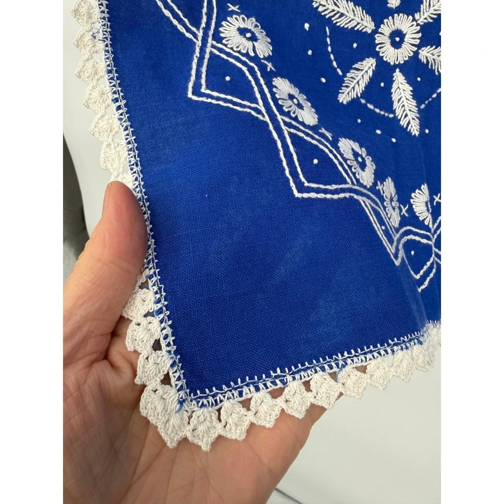 Boho Table Dresser Scarf Embroidered Floral Crochet Trim Square Cottage 29x30